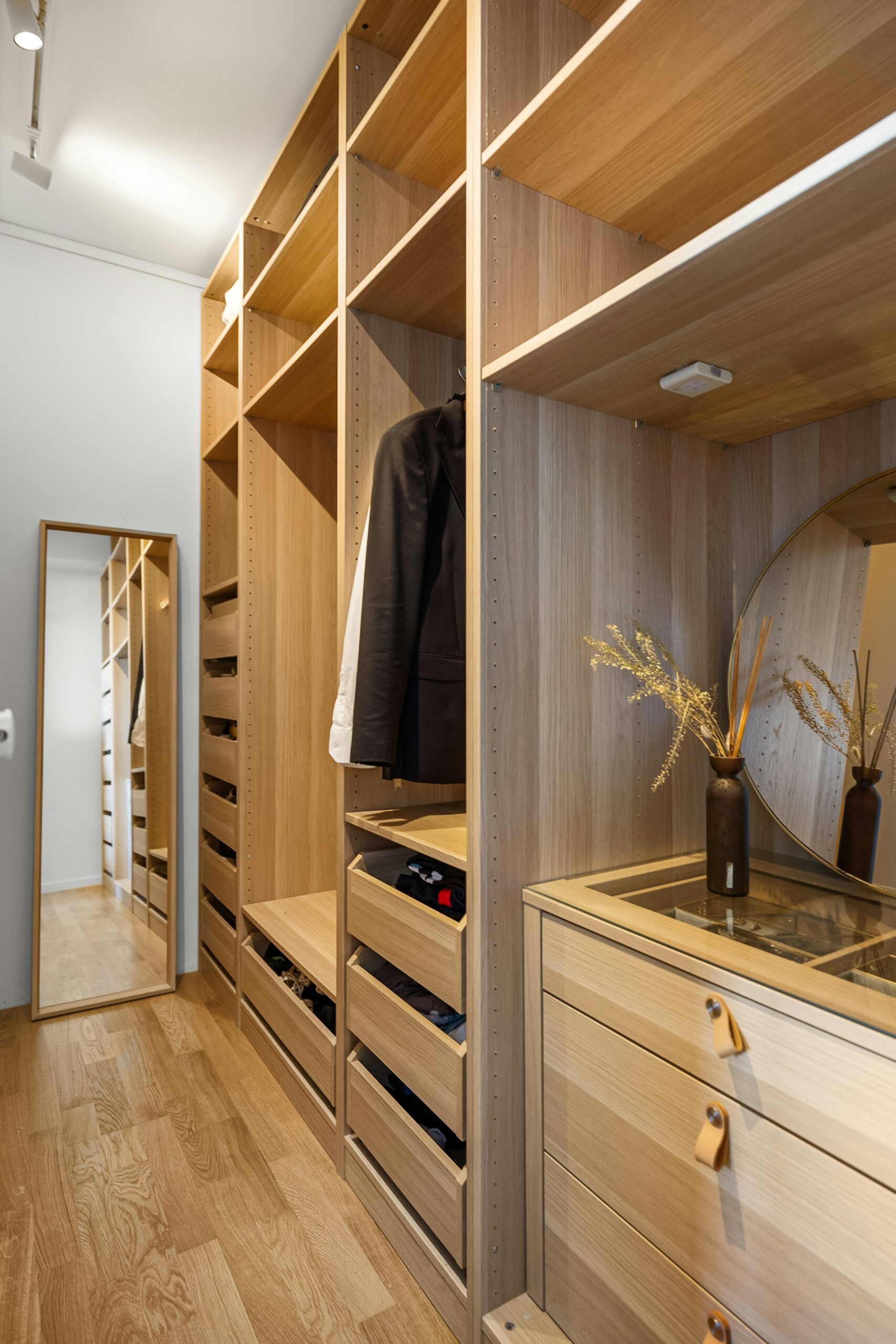 lisa-anna-NuD9su7txgE-unsplash - copia